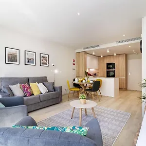 Modern & Stylish In Av. Da Liberdade By Lovelystay Appartamento Lisbona